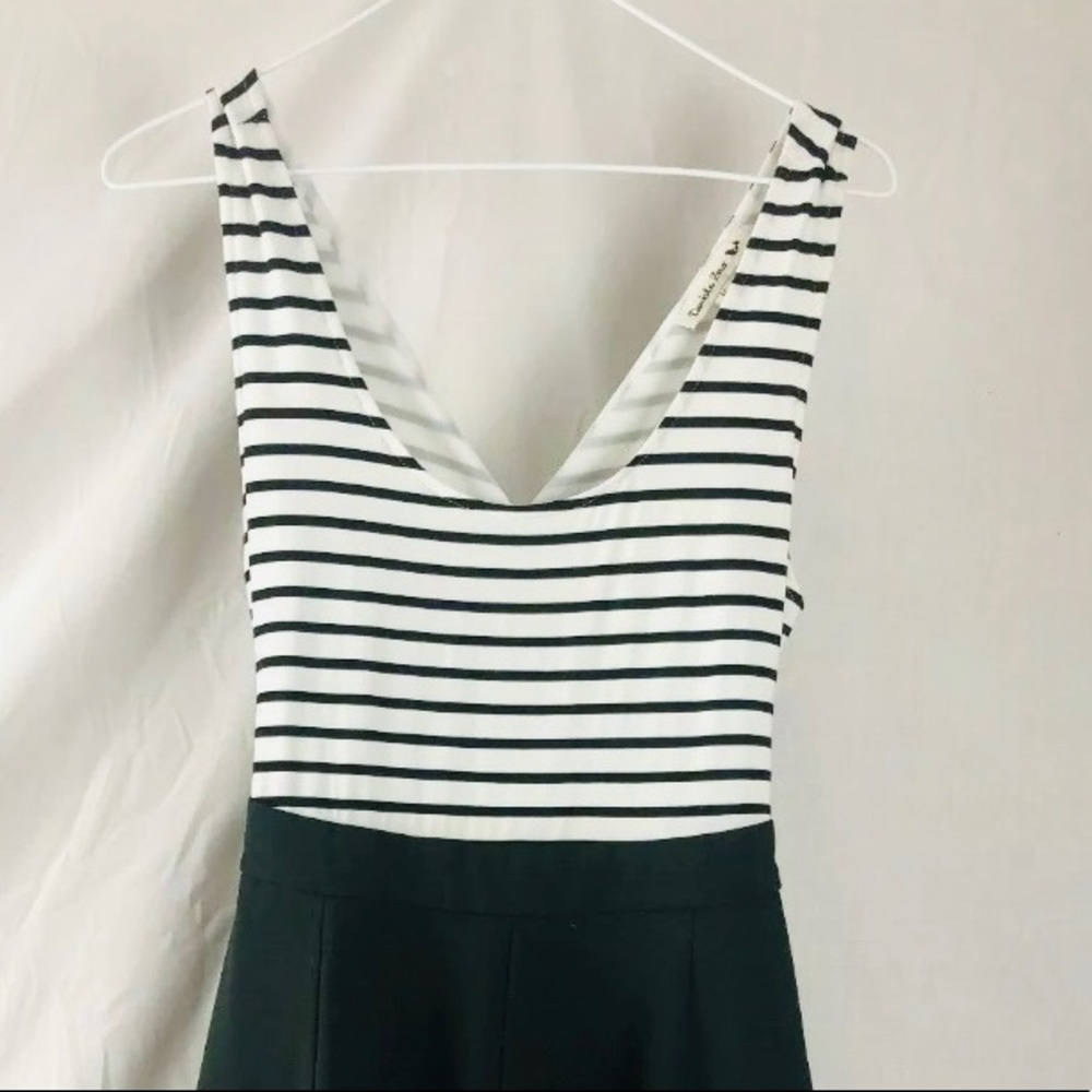 Double zero summer dress- size medium, like new!